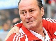 Erster Meistertitel für Huub Stevens als Trainer Erster Meistertitel für Huub Stevens als Trainer