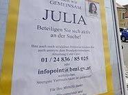 Plakat auf dem Hauptplatz von Pulkau
