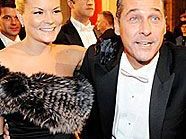 Atzlinger und Strache beim Opernball 2010 Atzlinger und Strache beim Opernball 2010