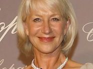 Dame Helen Mirren (64) posierte oben ohne für einen Fotografen Dame Helen Mirren (64) posierte oben ohne für einen Fotografen