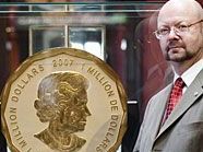 Dorotheum Münz-Experte Mag. Michael Beckers mit der größten Goldmünze der Welt Dorotheum Münz-Experte Mag. Michael Beckers mit der größten Goldmünze der Welt
