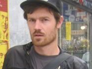 Helmut würde nie ohne sein Käppi aus dem Haus gehen Helmut würde nie ohne sein Käppi aus dem Haus gehen