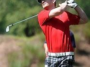 Justin trägt ständig einen Golfschläger mit sich herum Justin trägt ständig einen Golfschläger mit sich herum