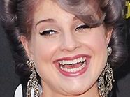 Kelly Osbourne flüchtet aus dem Haus Kelly Osbourne flüchtet aus dem Haus