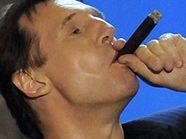 Liam Neeson rauchte Zigarren für den Job Liam Neeson rauchte Zigarren für den Job