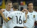 Schweinsteiger und Lahm waren die Torschützen Schweinsteiger und Lahm waren die Torschützen
