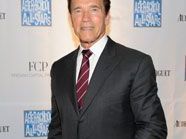 Arnie beschimpft seinen Schauspielkollegen Mel Gibson Arnie beschimpft seinen Schauspielkollegen Mel Gibson