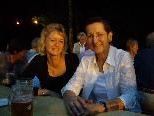 Auch LR Greti Schmid, im Bild mit Sabine Lampert, genoss den lauen Sommerabend in Hofen. Auch LR Greti Schmid, im Bild mit Sabine Lampert, genoss den lauen Sommerabend in Hofen.