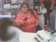 Die Polizei fahndet nach dieser Frau. Die Polizei fahndet nach dieser Frau.