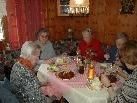 Dorener Senioren beim Mittagstisch im Gasthaus Rose Dorener Senioren beim Mittagstisch im Gasthaus Rose