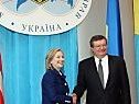 Hillary Clinton mit Kollege Gryshchenko (r)