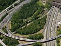 Riesenvolksfest auf der Autobahn