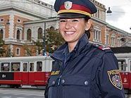 Adina Mircioane: "Ich bin von Herzen gern Polizistin" Adina Mircioane: "Ich bin von Herzen gern Polizistin"