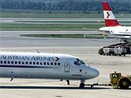Der Flughafen konnte mehr Passagiere abfertigen. Der Flughafen konnte mehr Passagiere abfertigen.