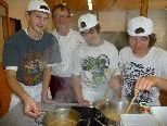 Herbert Edlinger mit Patrick, Samuel und Nico. Herbert Edlinger mit Patrick, Samuel und Nico.