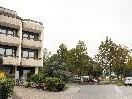 Im Grundstück rechts neben dem Altenwohnheim Höchst entsteht das neue Pflegeheim. Im Grundstück rechts neben dem Altenwohnheim Höchst entsteht das neue Pflegeheim.