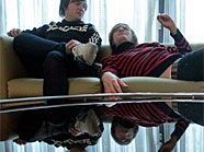 Bassist Carl-Johan Fogelklou und Sänger Björn Hans-Erik Dixgard riskieren wie immer eine dicke Lippe. Bassist Carl-Johan Fogelklou und Sänger Björn Hans-Erik Dixgard riskieren wie immer eine dicke Lippe.