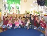 In den Betreuungseinrichtungen werden die Kinder liebevoll von den Kindergartenpädagoginnen betreut. In den Betreuungseinrichtungen werden die Kinder liebevoll von den Kindergartenpädagoginnen betreut.