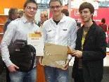 Markus Stockner, Nino Schoch und Dominik Bartenstein holten als Delegierte den Preis ab. Markus Stockner, Nino Schoch und Dominik Bartenstein holten als Delegierte den Preis ab.