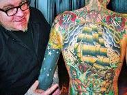 Tattoos to the Mäx