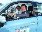 Bürgermeister Harald Witwer testete bereits das "Vlotte"-Fahrzeug mit Michael Tinkhauser. Bürgermeister Harald Witwer testete bereits das "Vlotte"-Fahrzeug mit Michael Tinkhauser.