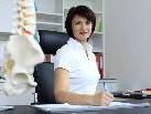 Die Anästhesistin Dr. Michaela Stadler ist auch auf Schmerztherapie spezialisiert. Die Anästhesistin Dr. Michaela Stadler ist auch auf Schmerztherapie spezialisiert.