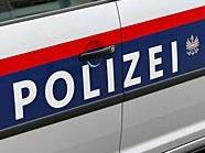 Die Polizei Wien-Floridsdorf wurde von einer Frau mit Fußtritten attackiert