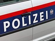 Die Polizei Wien-Floridsdorf wurde von einer Frau mit Fußtritten attackiert Die Polizei Wien-Floridsdorf wurde von einer Frau mit Fußtritten attackiert