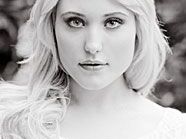 Hayley Hasselhoff stand für Manfred Baumann Modell. Hayley Hasselhoff stand für Manfred Baumann Modell.