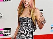 Nach einer längeren Sendepause meldet sich Avril Lavigne wieder zurück.