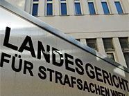Der 21-Jährige zeigt sich im Fall des Silvester-Mords "umfassend geständig". Der 21-Jährige zeigt sich im Fall des Silvester-Mords "umfassend geständig".