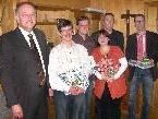 Die fünf besonders geehrten Mitglieder von Turnverein, Musikverein und Schiverein Kennelbach mit Bürgermeister Hans Bertsch (li.). Die fünf besonders geehrten Mitglieder von Turnverein, Musikverein und Schiverein Kennelbach mit Bürgermeister Hans Bertsch (li.).