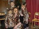 Eine ganze Katzenfamilie hatte sich an diesem Nachmittag im Gemeindesaal eingefunden. Eine ganze Katzenfamilie hatte sich an diesem Nachmittag im Gemeindesaal eingefunden.