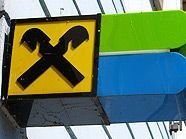Geht es nach der Raiffeisenbank, sollen Bankschalter künftig auch am Samstag besetzt sein. Geht es nach der Raiffeisenbank, sollen Bankschalter künftig auch am Samstag besetzt sein.