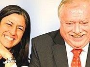 Wiens Grünen-Chefin Maria Vassilakou und Bürgermeister Michael Häupl sind nach 100 Tagen Rot-Grün in Wien zufrieden.