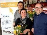 isikauf Geschäftsführer Martin Köb begrüßt Kim & Dietmar Diem vom Flugplatz Restaurant auf der Vorarlberger Konsumentenplattform. isikauf Geschäftsführer Martin Köb begrüßt Kim & Dietmar Diem vom Flugplatz Restaurant auf der Vorarlberger Konsumentenplattform.