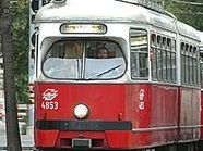 Eine Garnitur der Straßenbahn-Ringlinie kollidierte bei der Oper mit einem Reisebus. Eine Garnitur der Straßenbahn-Ringlinie kollidierte bei der Oper mit einem Reisebus.