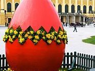 Der Ostermarkt vor dem Schloss Schönbrunn öffnet am 9. April. Der Ostermarkt vor dem Schloss Schönbrunn öffnet am 9. April.