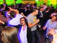 Die Sperrstunde Lokale soll künftig auf 6.00 Uhr ausgeweitet werden. Die Sperrstunde Lokale soll künftig auf 6.00 Uhr ausgeweitet werden.