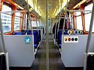 Die Wiener Linien informieren jetzt auch mit englischen Durchsagen. Die Wiener Linien informieren jetzt auch mit englischen Durchsagen.
