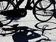 Ein schwerer Unfall kostet einer Radfahrerin in 1010 Wien mehrere Zähne. Ein schwerer Unfall kostet einer Radfahrerin in 1010 Wien mehrere Zähne.