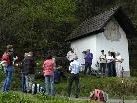 Gläubige bei der Kapelle auf der Tschaggunser Kresta (Bild: 1. Mai 2010) Gläubige bei der Kapelle auf der Tschaggunser Kresta (Bild: 1. Mai 2010)