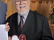 Bill Ramsey (re., mit Kulturstadtrat Andreas Mailath-Pokorny) bekam den Goldenen Rathausmann. Bill Ramsey (re., mit Kulturstadtrat Andreas Mailath-Pokorny) bekam den Goldenen Rathausmann.