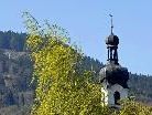 Blick von der Bahnhaltestelle Tschagguns zur Pfarr- und Wallfahrtskirche Tschagguns Blick von der Bahnhaltestelle Tschagguns zur Pfarr- und Wallfahrtskirche Tschagguns