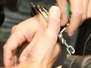 Der Bankräuber konnte von der Polizei festgenommen werden. Der Bankräuber konnte von der Polizei festgenommen werden.