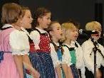 Der Kinderchor der Trachengruppe Lustenau beim Folklorefrühling in der Rheinauhalle.