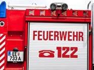 Die Feuerwehr musste den Unfall-PKW in 1230 Wien aufschneiden.