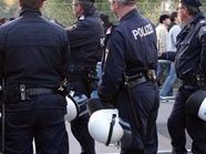Die Polizei konnte die Täter nach einer abenteuerlichen Flucht doch festnehmen. Die Polizei konnte die Täter nach einer abenteuerlichen Flucht doch festnehmen.