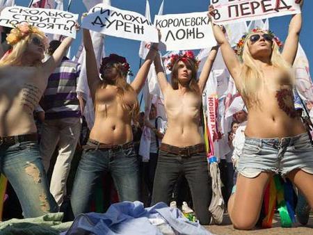 Femen zeigen Haut und provozieren: Die Aktivistinnen machen so auf ihre Themen aufmerksam.