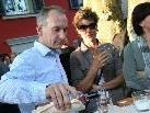 Kreuz-Wirt Johannes Winder servierte "Rosé auf Eis" als Aperitif. Kreuz-Wirt Johannes Winder servierte "Rosé auf Eis" als Aperitif.